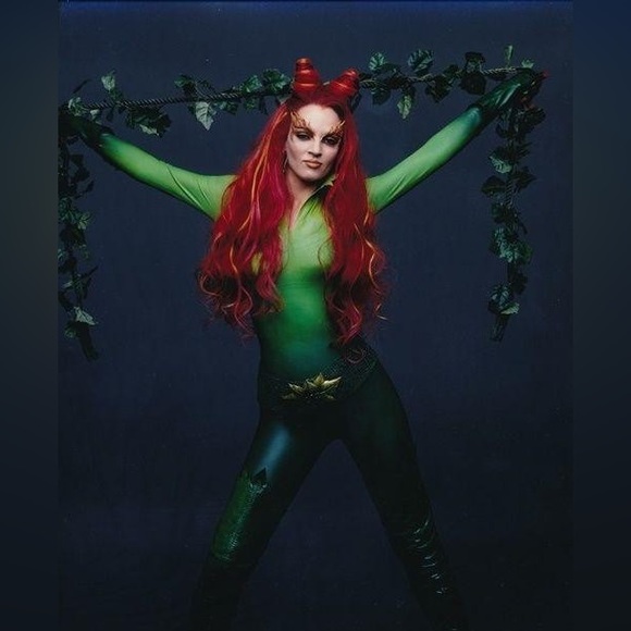 Poison Ivy Women's Round Toe Chunky Heel Green
Over the Knee (Thigh) High Boots - Picture 7 of 10